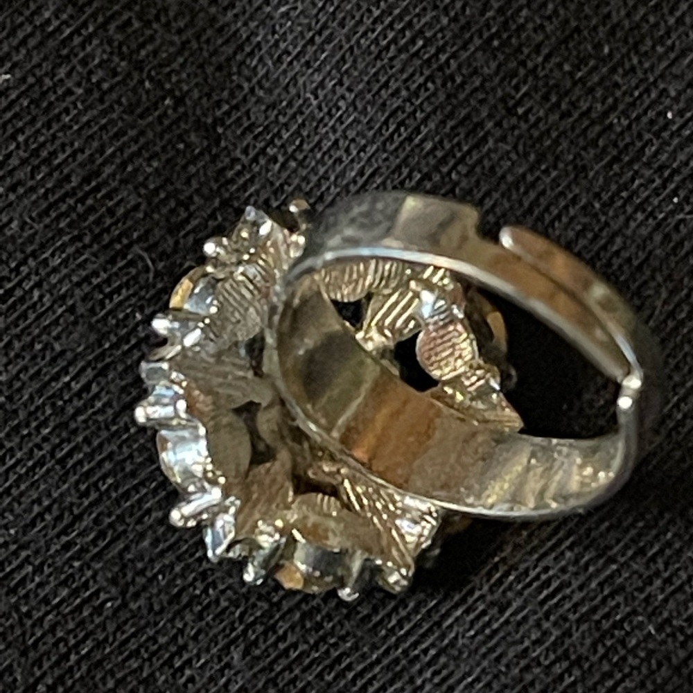 Ring - Picture 2 of 4
